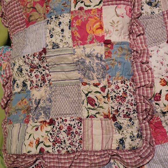 Pottery barn providence print reversible quilt and shams - Picture 2 of 10